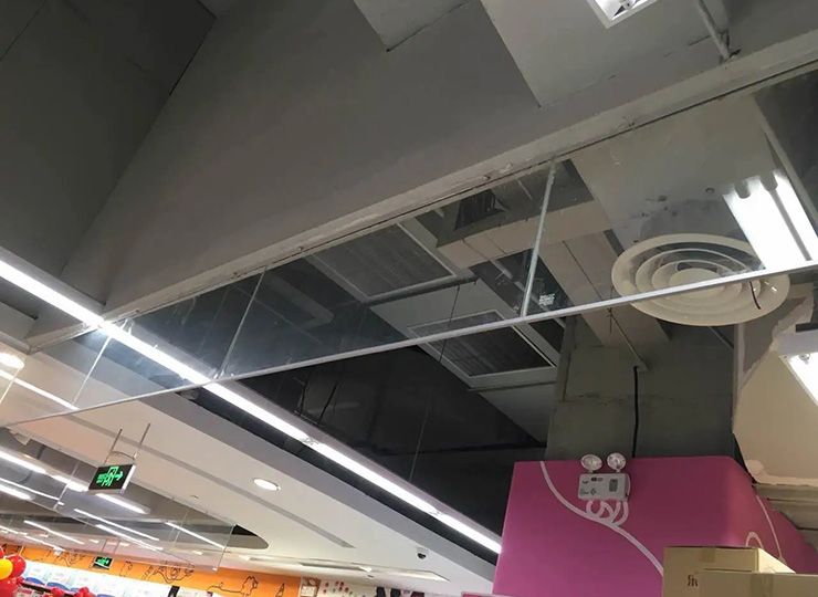 玻璃擋煙垂壁必須使用防火玻璃嗎？